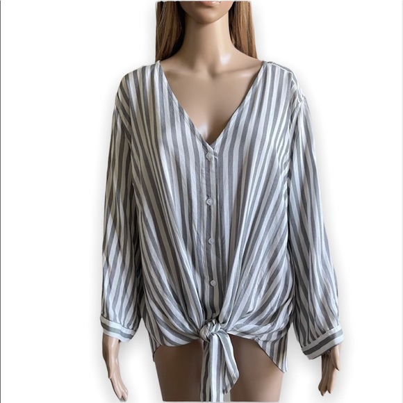 vixbe Tops - Stitch fix Vixbe Carlia Tie Front Top XXL NWT